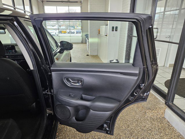 Used 2023 Honda HR-V LX image 15