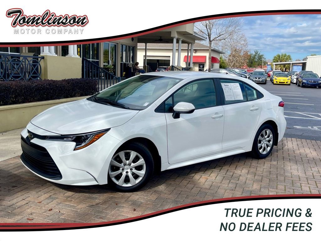 Used 2025 Toyota Corolla LE image 1