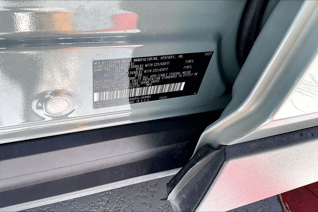 Used 2021 Toyota RAV4 XLE AWD/4WD image 18