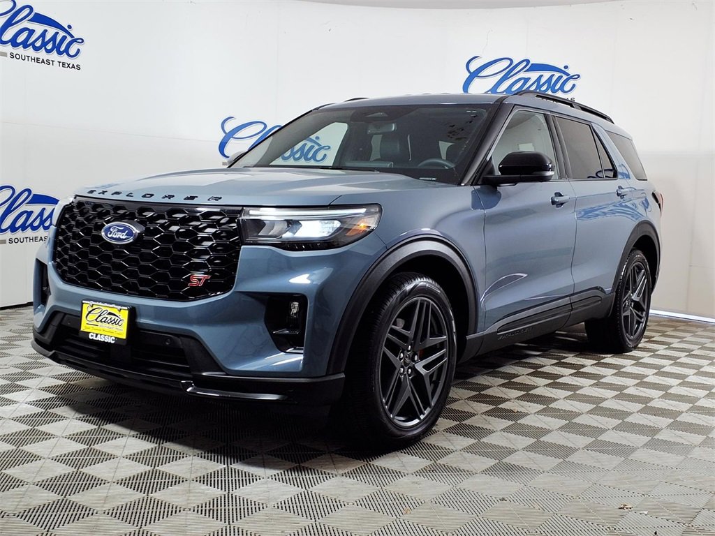 Used 2025 Ford Explorer ST image 5