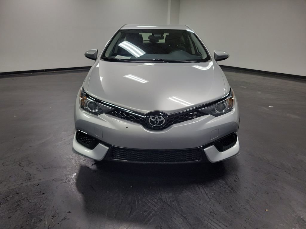 Used 2017 Toyota Corolla iM image 2