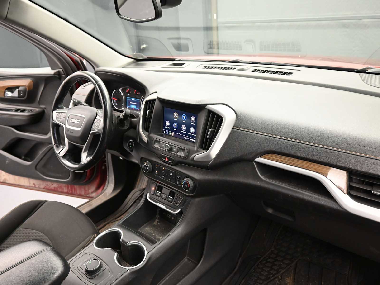 Used 2020 GMC Terrain SLE image 21