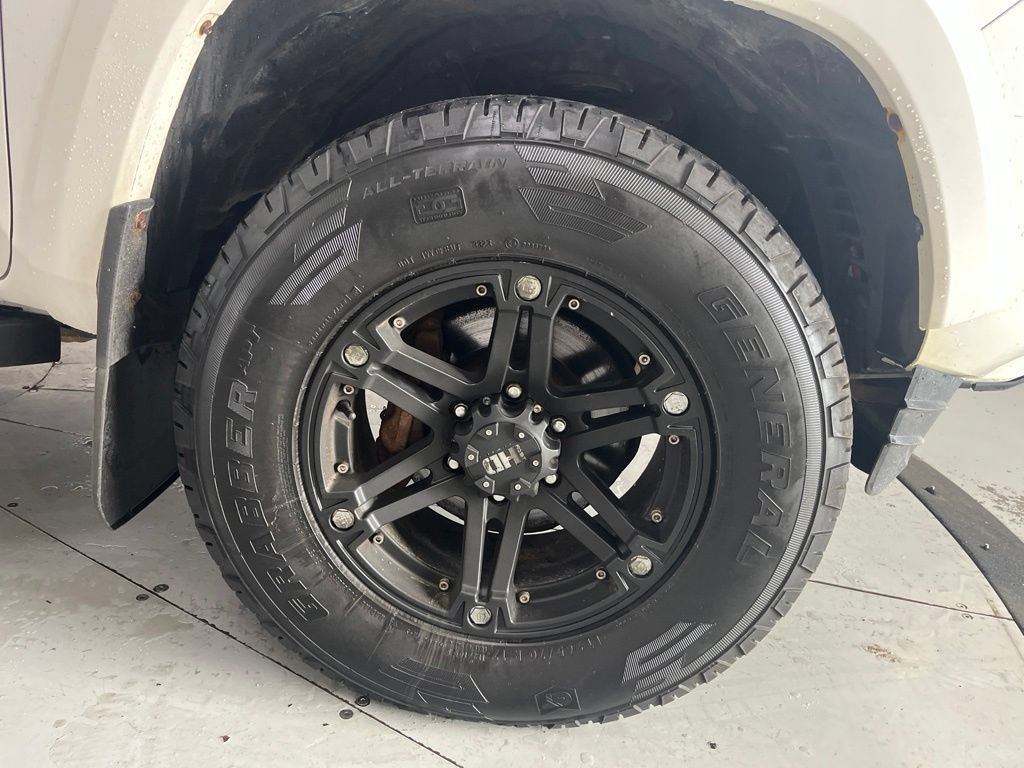Used 2016 Toyota Tacoma SR5 AWD/4WD image 15