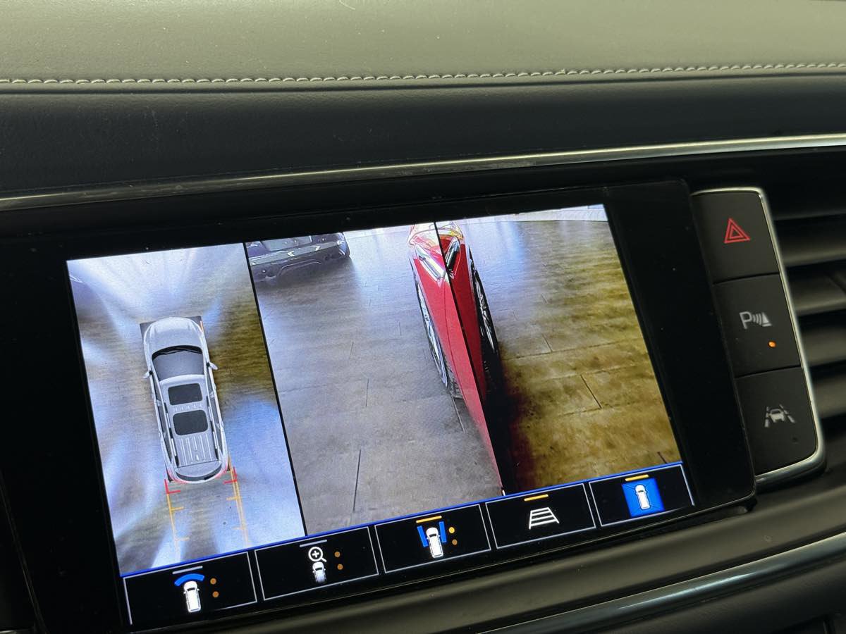 Used 2024 Buick Enclave Premium image 74