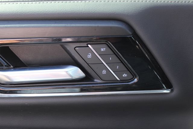 Used 2025 GMC Yukon Denali w/ Denali Reserve Package image 41