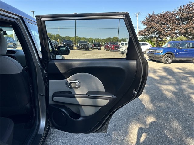 Used 2016 Kia Soul image 16
