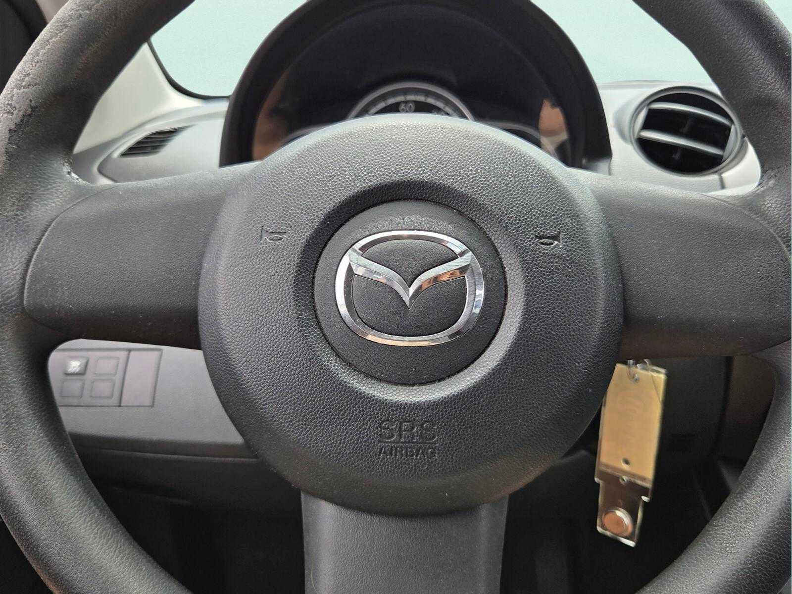 Used 2014 MAZDA MAZDA2 Sport FWD image 30