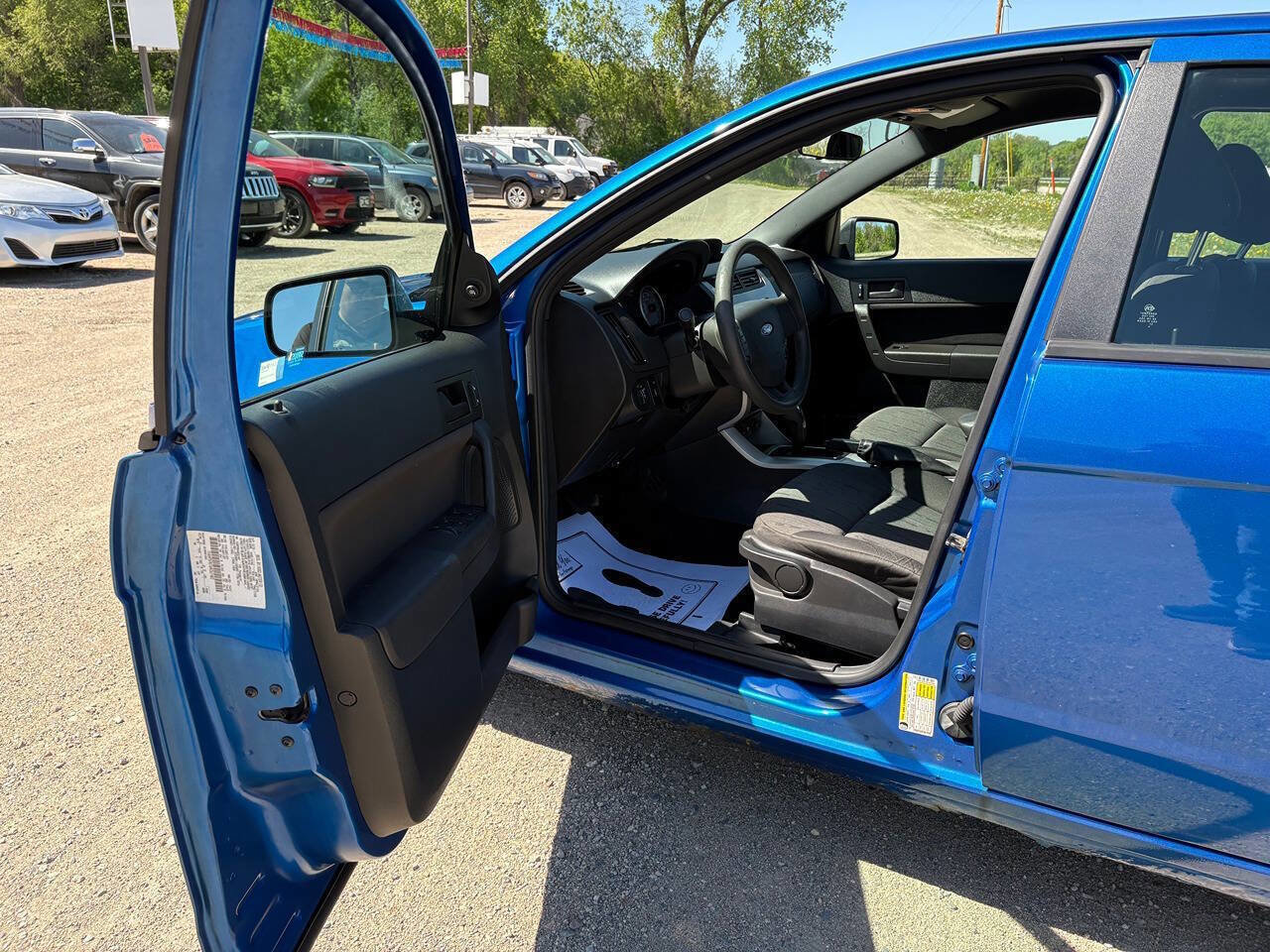 Used 2010 Ford Focus SE FWD image 16