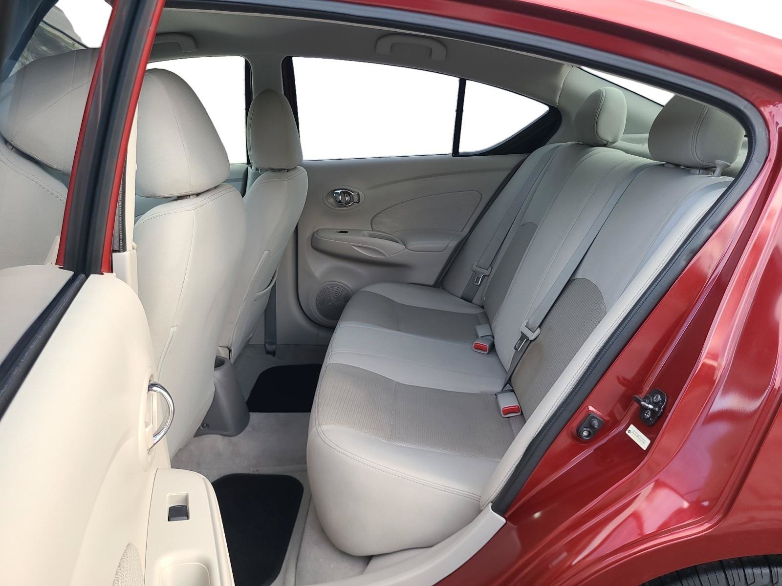 Used 2016 Nissan Versa SV w/ SV Appearance Package FWD image 18