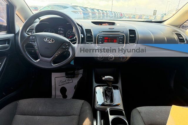 Used 2018 Kia Forte LX image 9