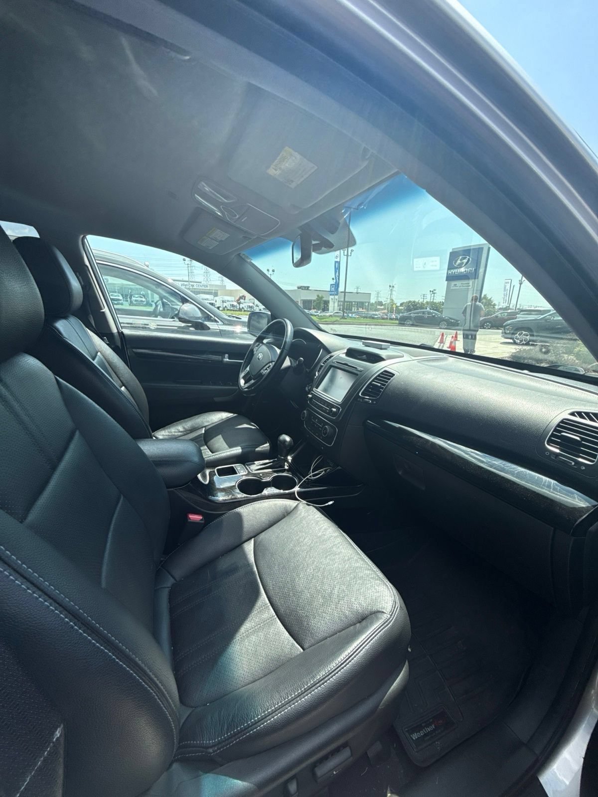 Used 2014 Kia Sorento LX w/ Touring Package (LX) AWD/4WD image 9