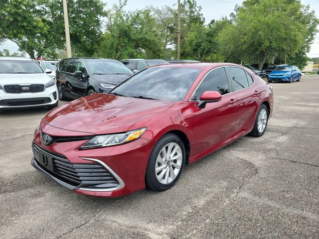Used 2021 Toyota Camry LE FWD image 4