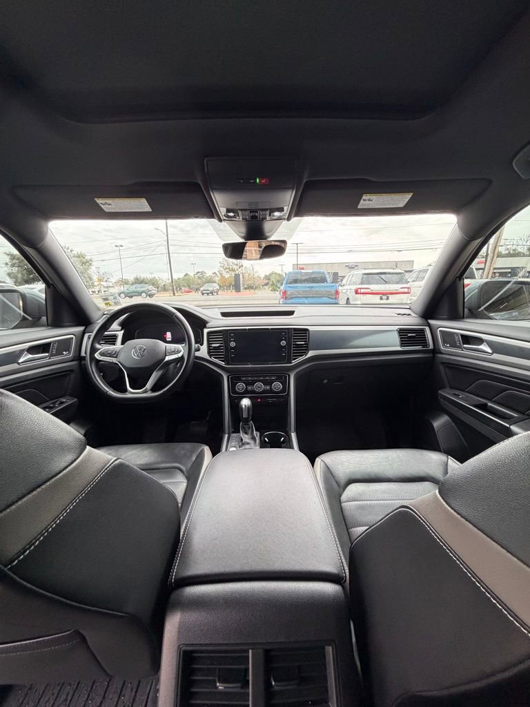 Used 2020 Volkswagen Atlas Cross Sport SEL Premium image 13