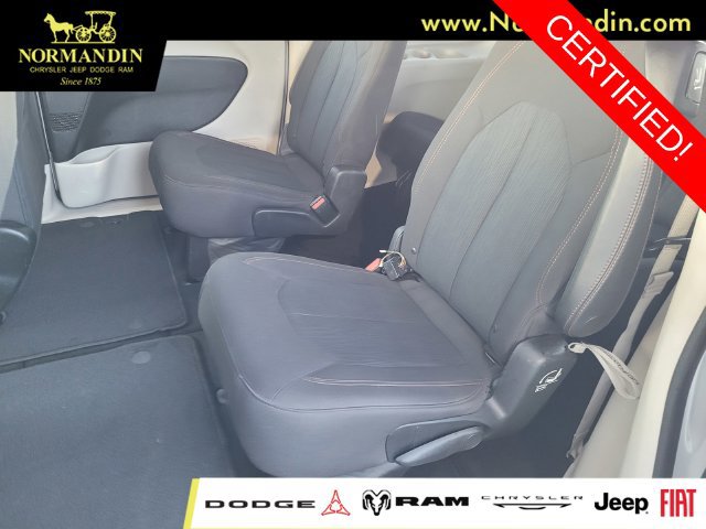 Certified 2017 Chrysler Pacifica LX FWD image 17