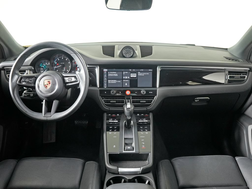 Certified 2023 Porsche Macan Turbo AWD/4WD image 20