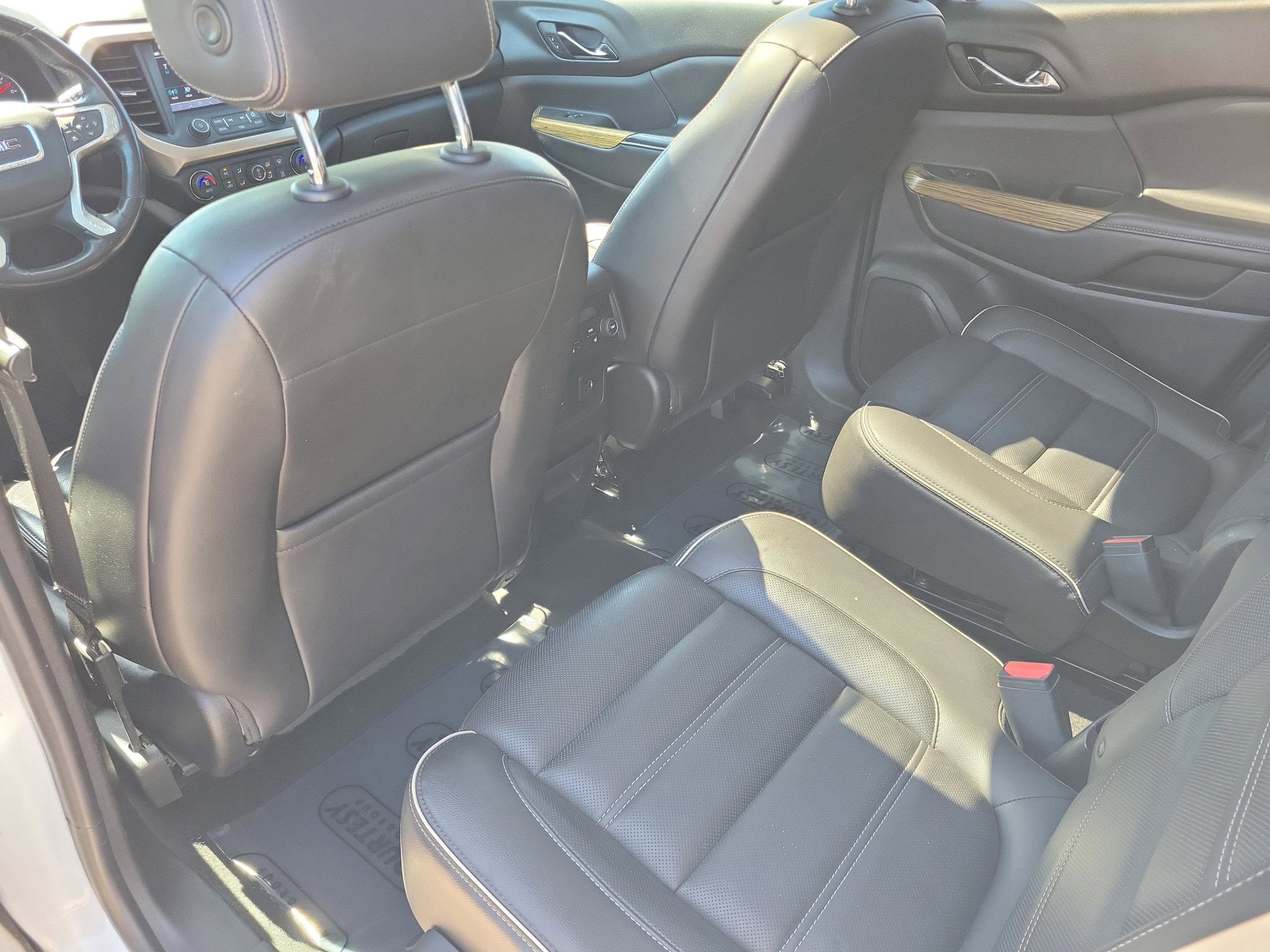 Used 2018 GMC Acadia Denali w/ Technology Package FWD image 12
