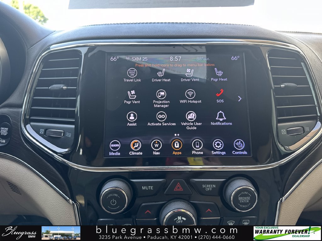 Used 2020 Jeep Grand Cherokee Overland AWD/4WD image 17