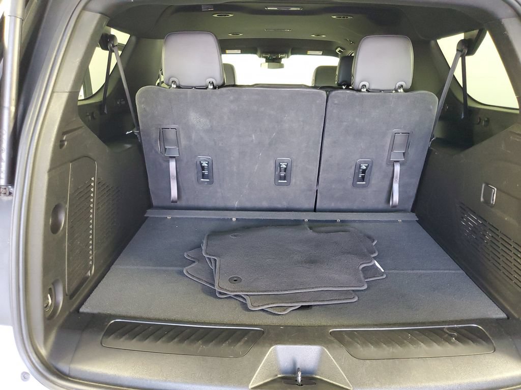Used 2025 Chevrolet Suburban LT RWD image 29