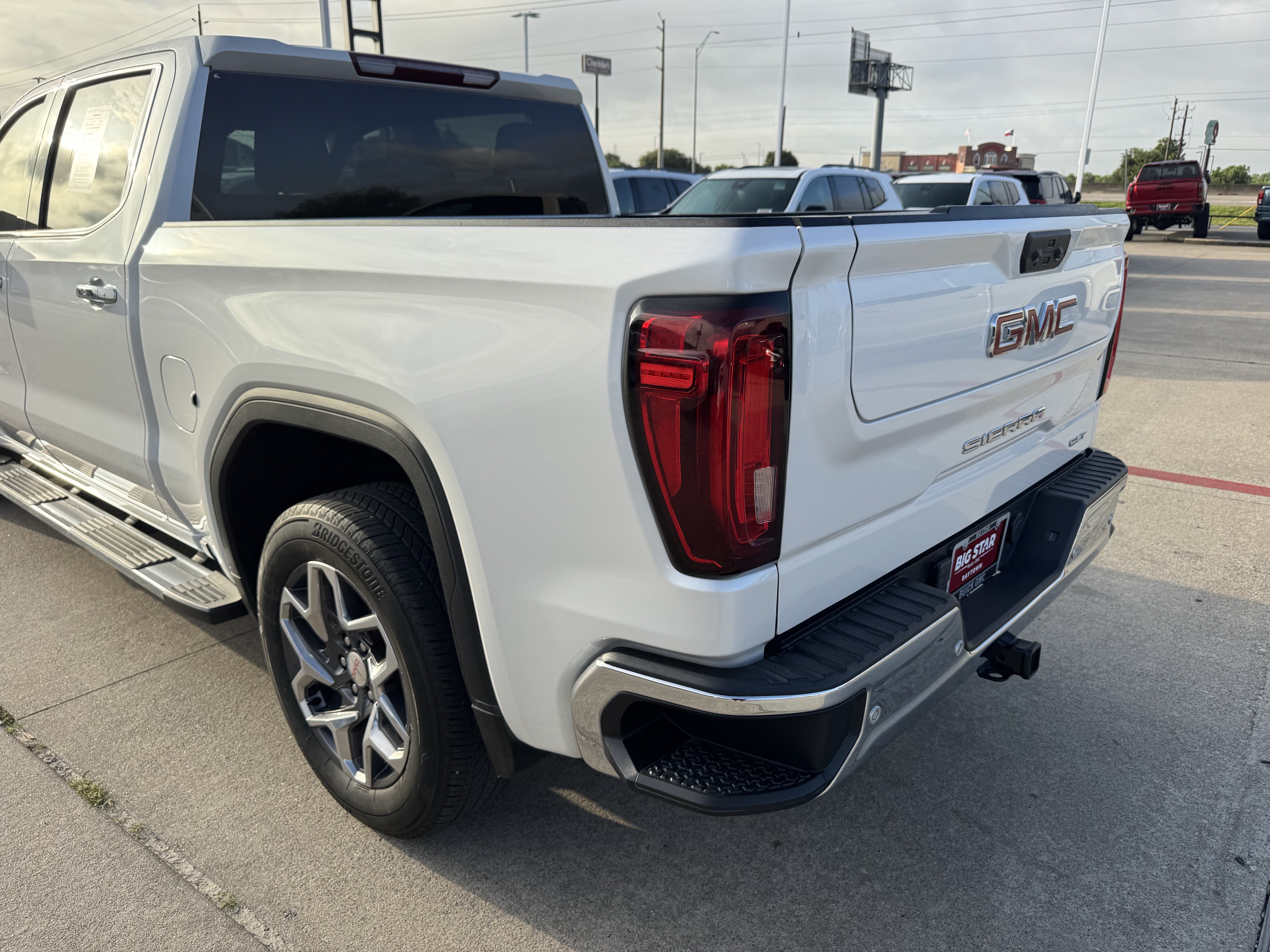 Used 2023 GMC Sierra 1500 SLT RWD image 8