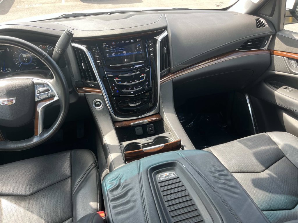 Used 2018 Cadillac Escalade ESV Premium Luxury AWD/4WD image 15