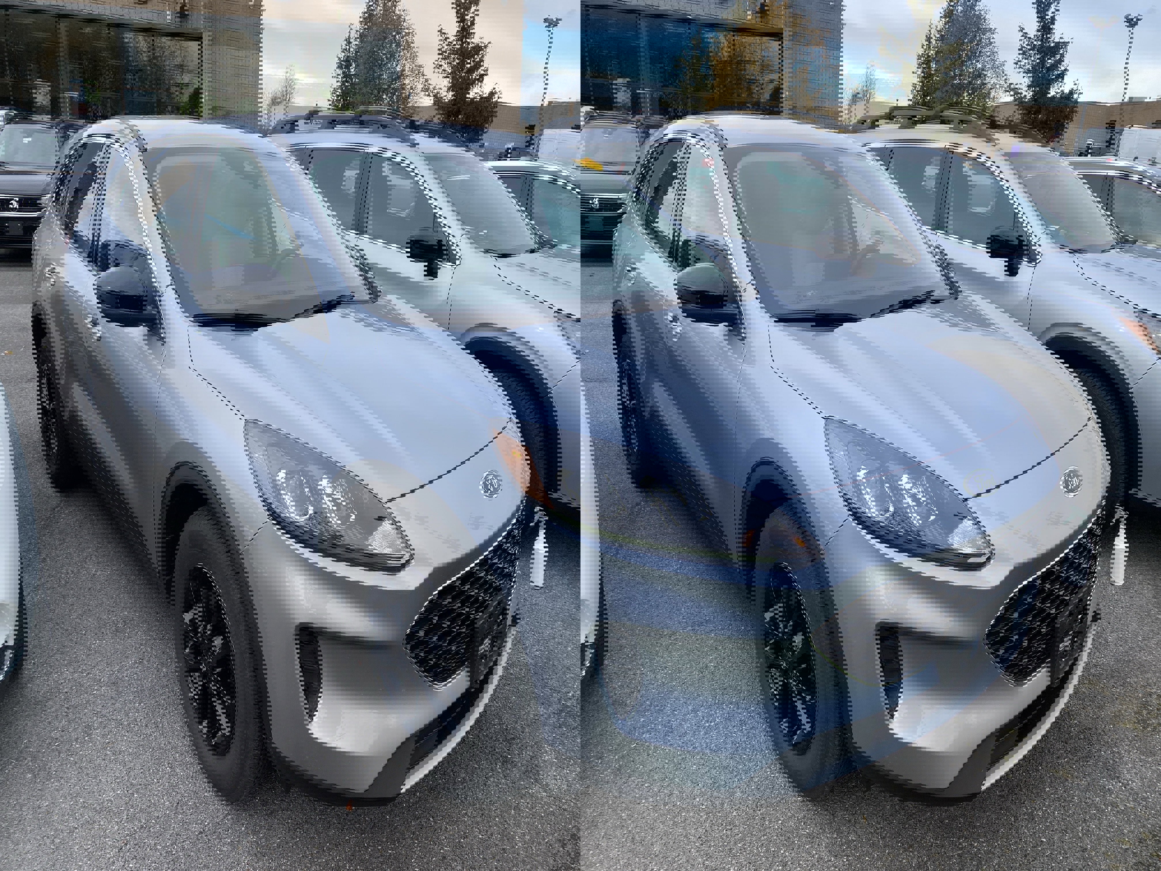 Used 2022 Ford Escape SE w/ Cold Weather Package image 2