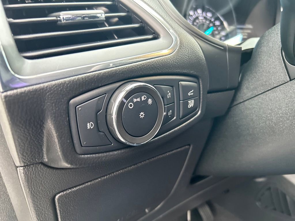 Used 2022 Ford Edge Titanium image 23