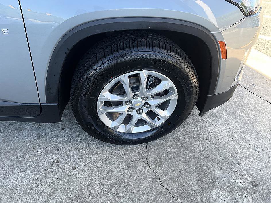 Used 2023 Chevrolet Traverse LS w/ Safety Package FWD image 11