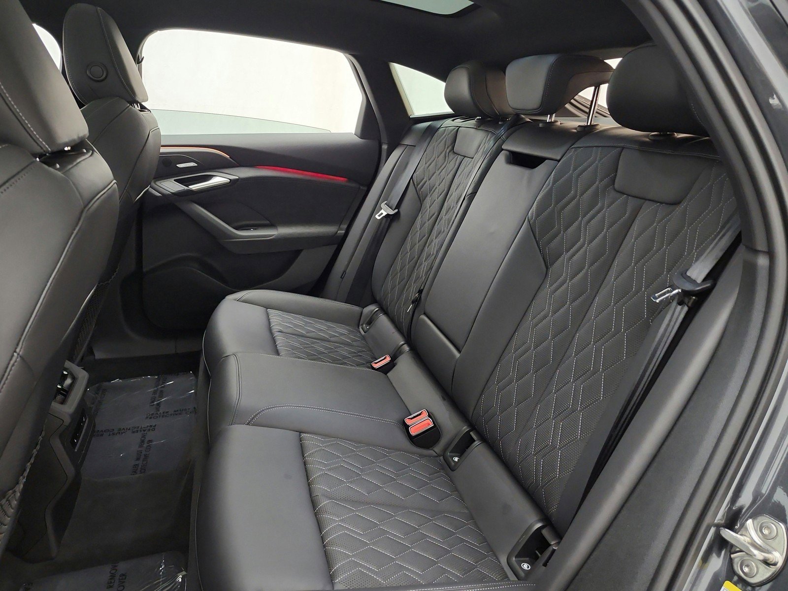 Used 2025 Audi S6 e-tron Premium Plus w/ Premium Plus AWD/4WD image 15