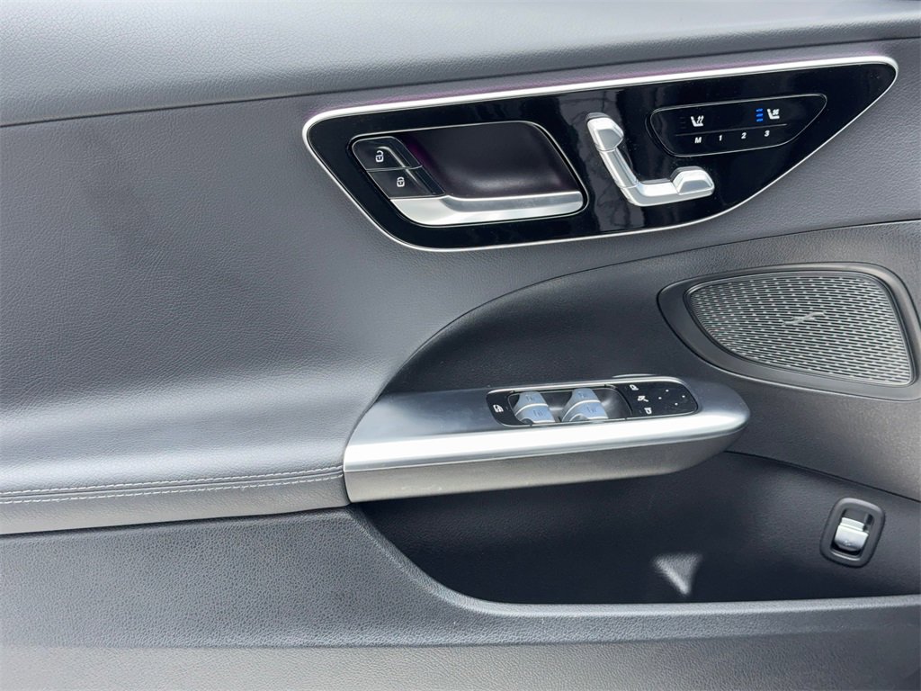 Used 2025 Mercedes-Benz C 300 Sedan image 39