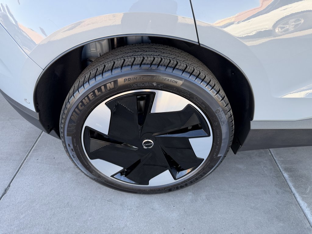 Used 2025 Volvo EX30 Ultra image 15