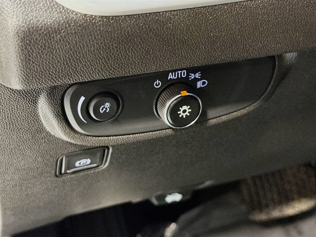 Used 2020 GMC Terrain SLE FWD image 12