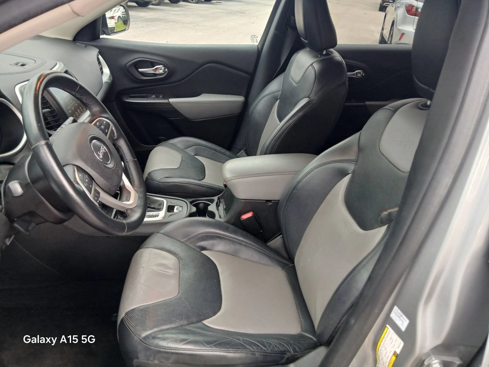 Used 2014 Jeep Cherokee Limited w/ Luxury Group FWD image 7