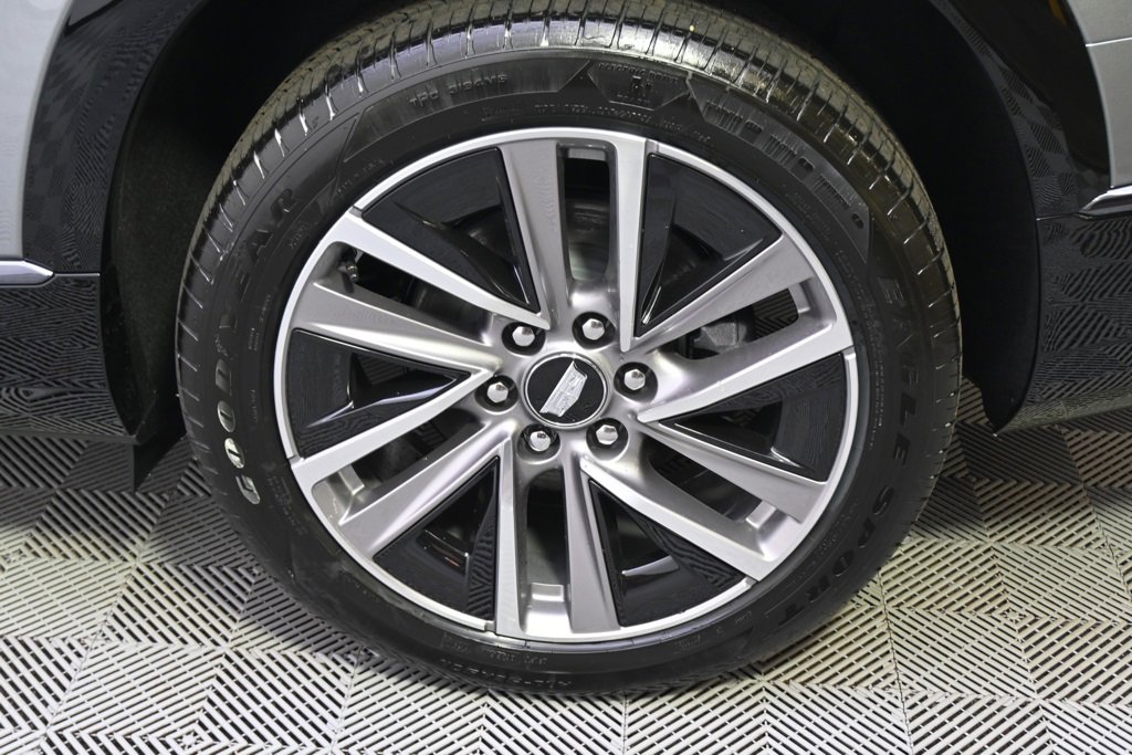 New 2026 Cadillac Vistiq Sport w/ LPO, Floor Liner Package image 20
