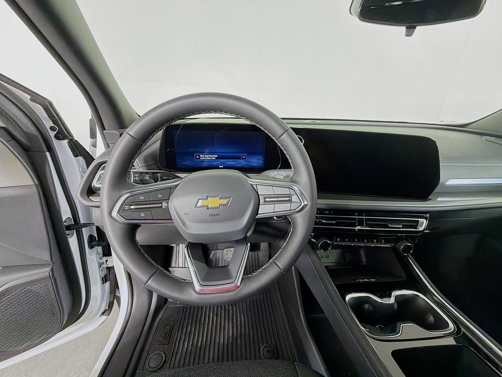 New 2026 Chevrolet Traverse LT w/ LPO, Floor Liner Package AWD/4WD image 12