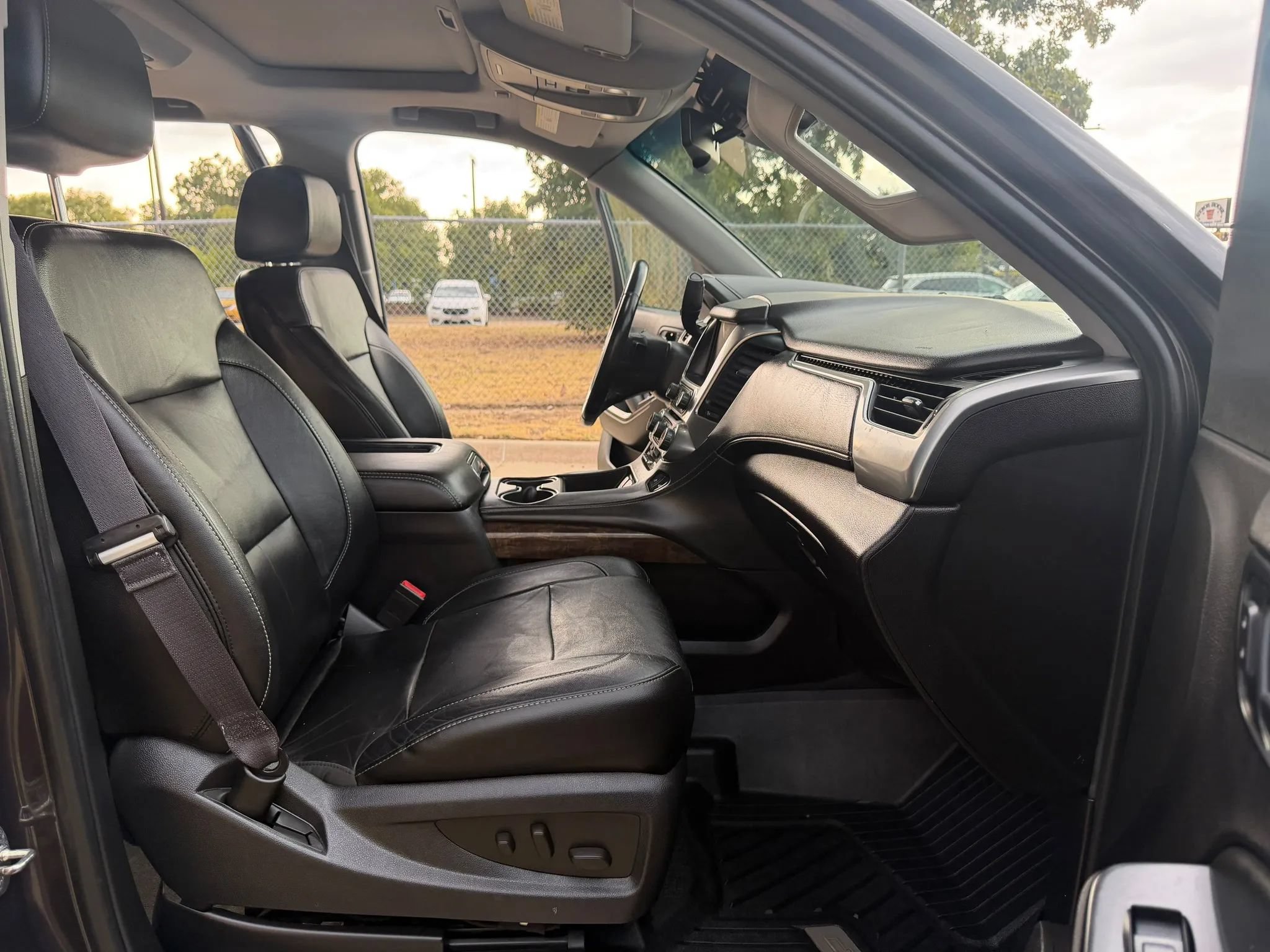 Used 2015 Chevrolet Tahoe LT RWD image 11