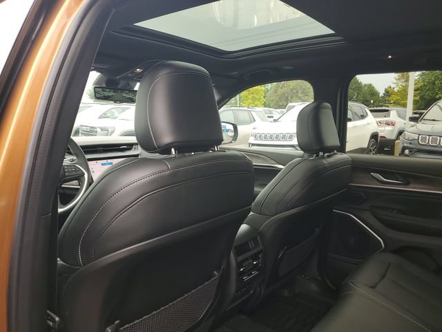 New 2026 Jeep Grand Cherokee Limited AWD/4WD image 11