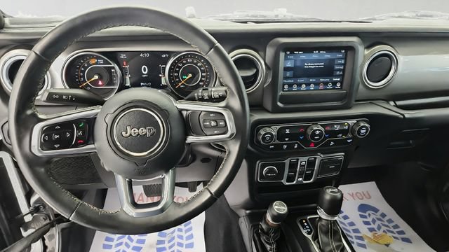 Used 2018 Jeep Wrangler Unlimited Sahara AWD/4WD image 13