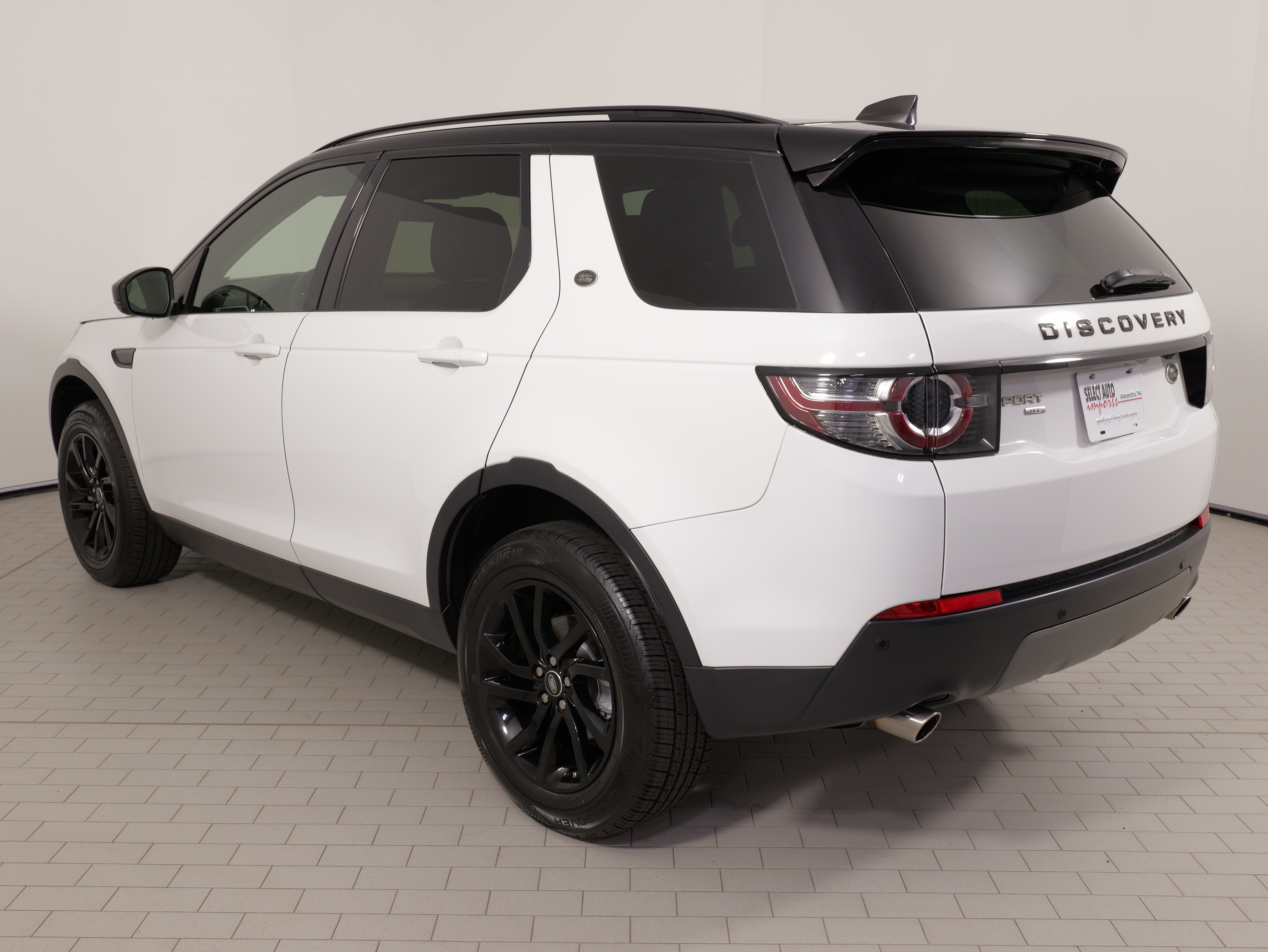 Used 2018 Land Rover Discovery Sport HSE AWD/4WD image 13