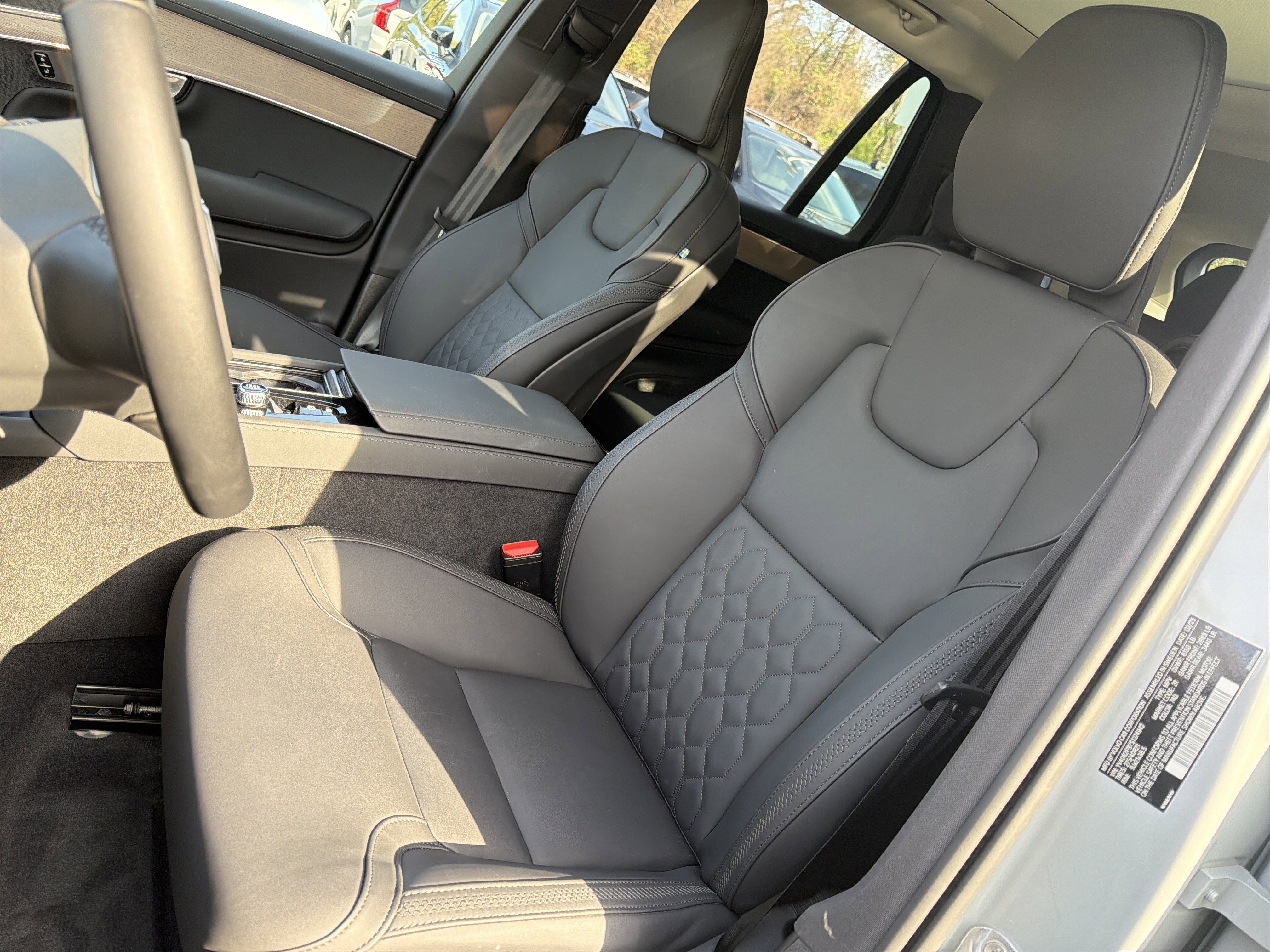 Certified 2025 Volvo XC90 B6 Plus image 16