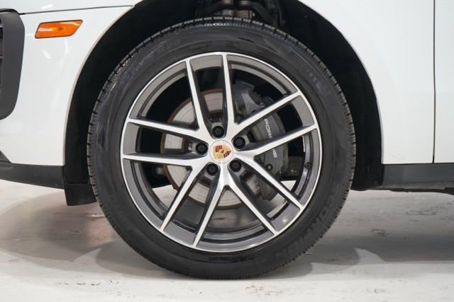 Used 2023 Porsche Macan Turbo AWD/4WD image 10