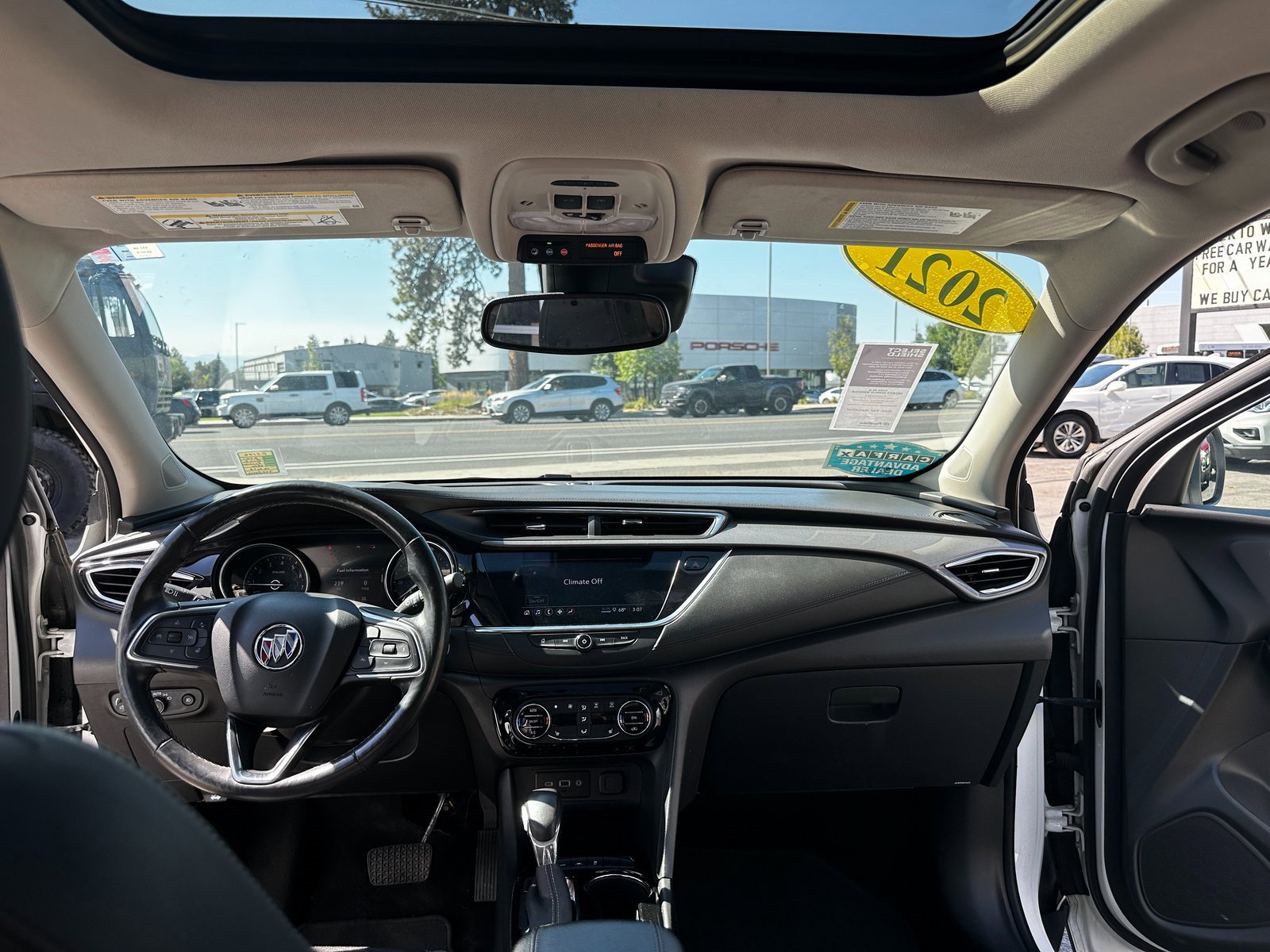 Used 2021 Buick Encore GX Essence w/ Experience Buick Package image 9