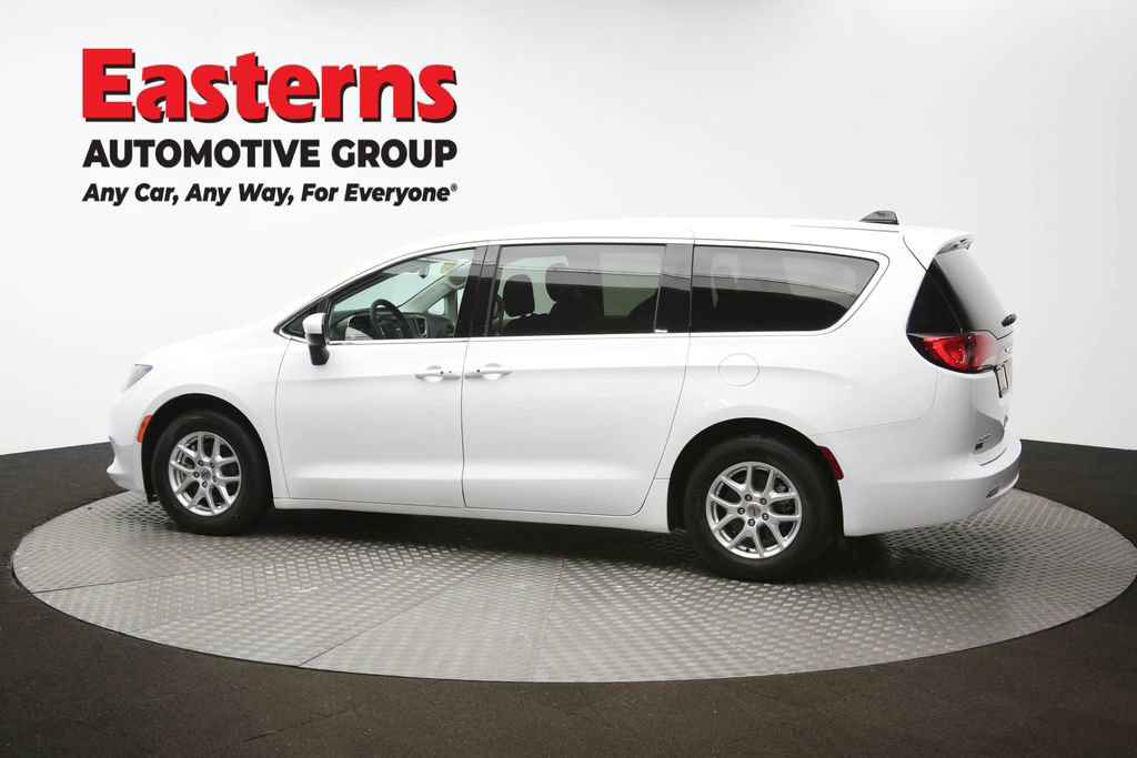 Used 2023 Chrysler Voyager LX image 61