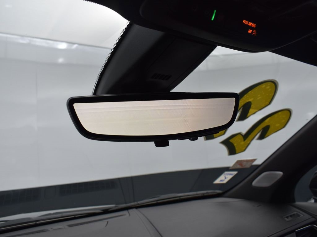 Used 2022 Cadillac XT6 Premium Luxury w/ Technology Package image 22