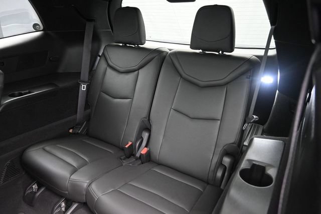 Certified 2025 Cadillac XT6 Premium Luxury w/ Technology Package AWD/4WD image 17