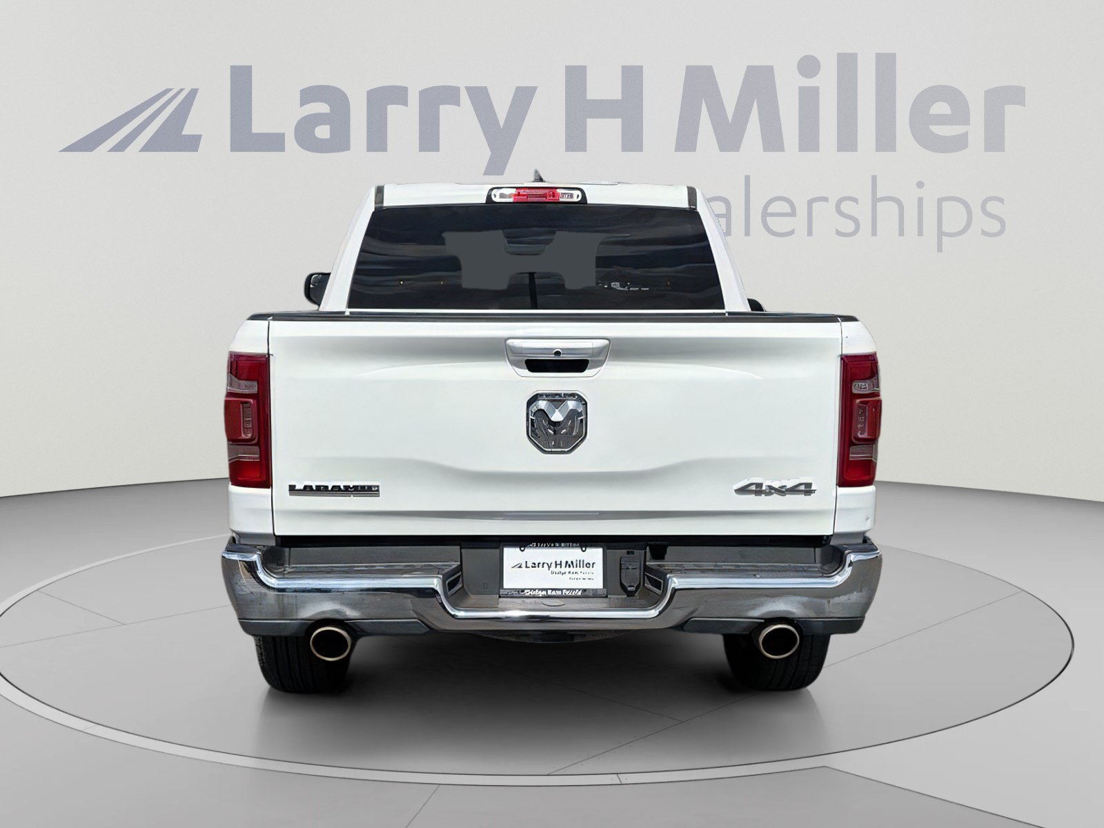 Used 2024 RAM 1500 Laramie AWD/4WD image 5