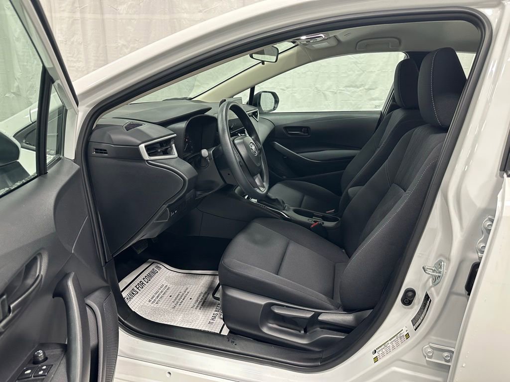 Used 2025 Toyota Corolla LE image 10