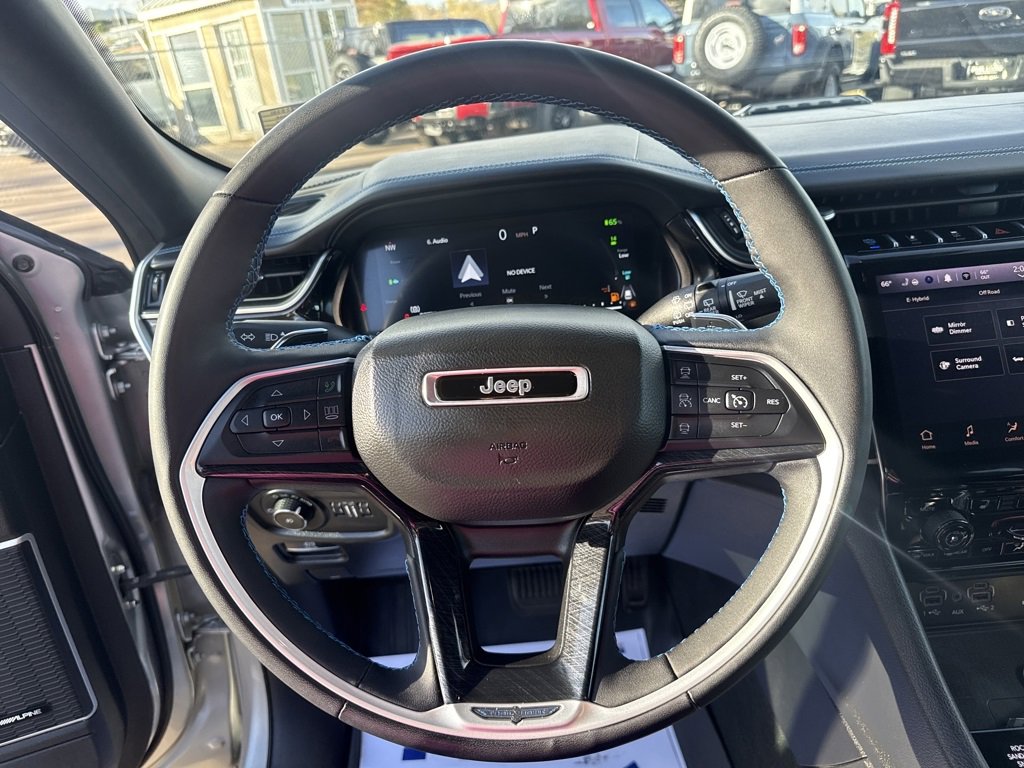 Used 2022 Jeep Grand Cherokee Trailhawk w/ Advanced Protech Group II image 16