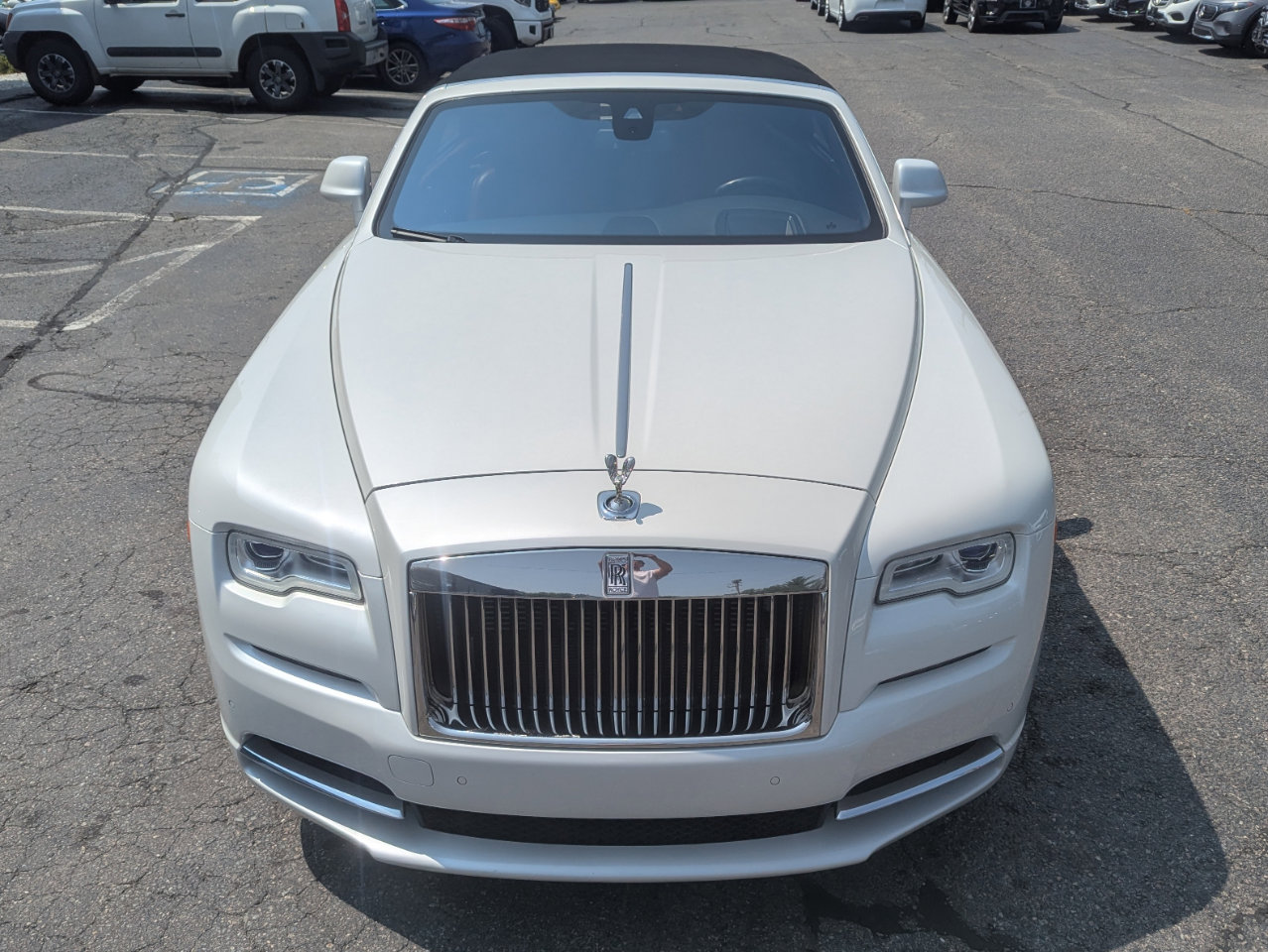 Used 2018 Rolls-Royce Dawn image 3