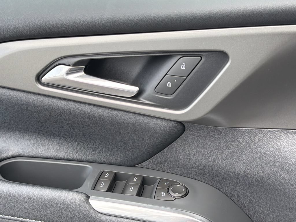 New 2026 Chevrolet Traverse LT w/ Midnight/Sport Edition FWD image 14