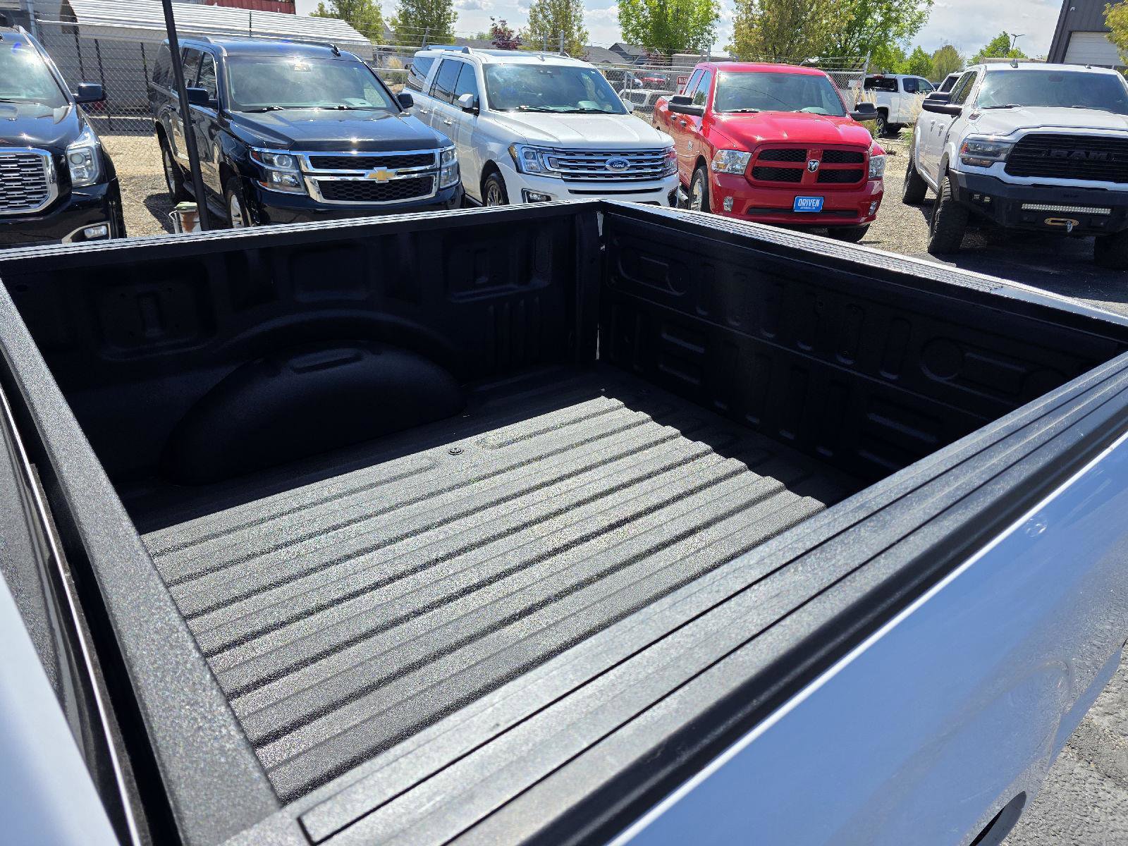 Used 2017 Ford F150 XL w/ Equipment Group 101A Mid AWD/4WD image 13